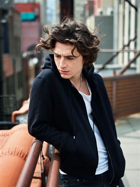 pubblicita blue chanel attore|Chi è l'attore Timothée Chalamet nuovo testimonial Bleu di Chanel.